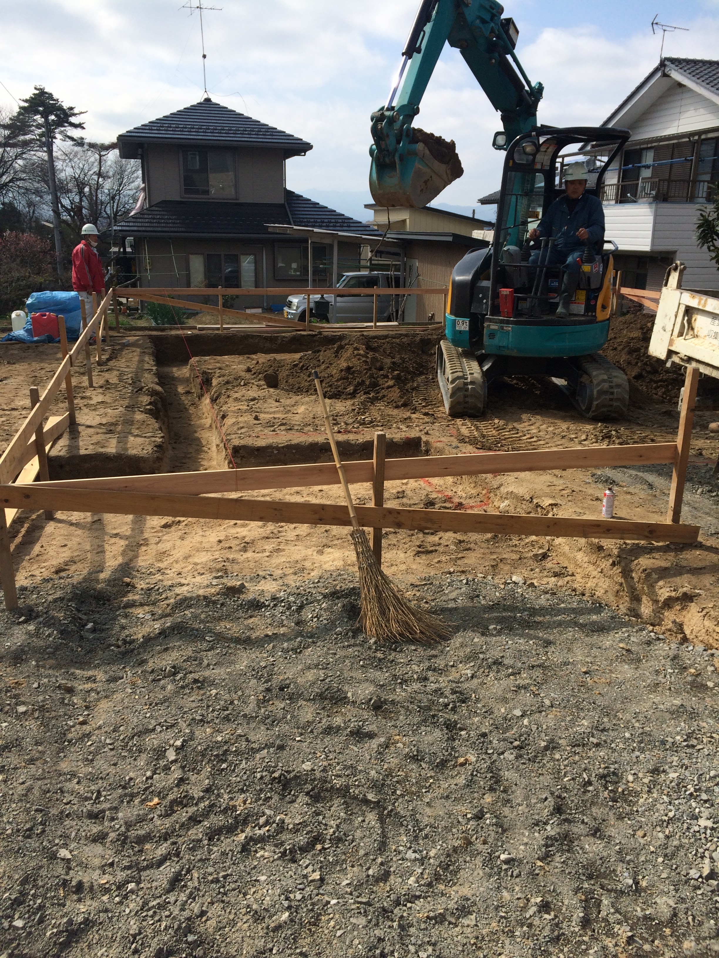 ママンの家の基礎工事が始まりました
